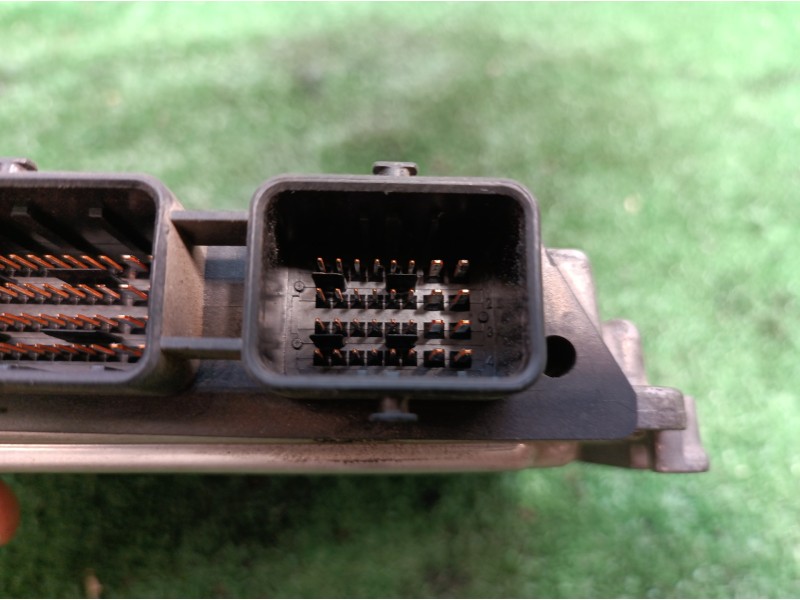 Recambio de centralita motor uce para renault scenic ii authentique referencia OEM IAM 8200527725 8200527725 0281012589