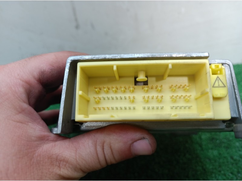 Recambio de centralita airbag para toyota auris luna+ referencia OEM IAM 215537106 215537106 8917002560