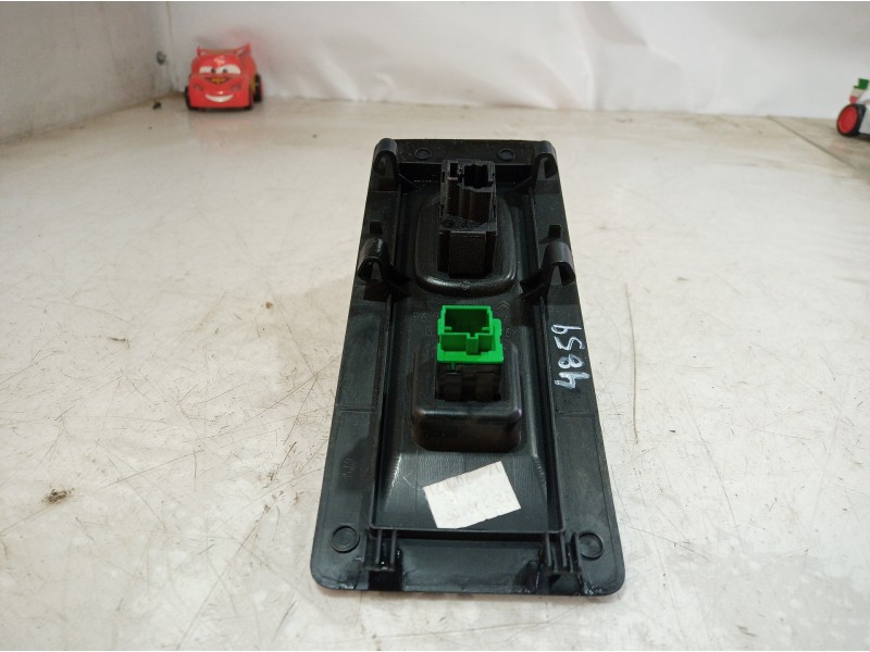 Recambio de moldura para citroën c4 picasso exclusive referencia OEM IAM 9659737877 9659737877 9659737877