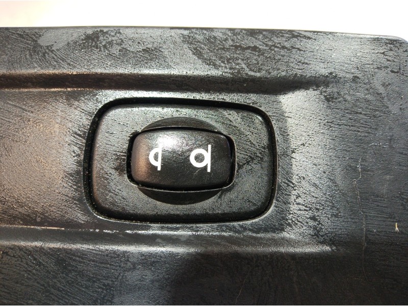 Recambio de moldura para citroën c4 picasso exclusive referencia OEM IAM 9659737877 9659737877 9659737877