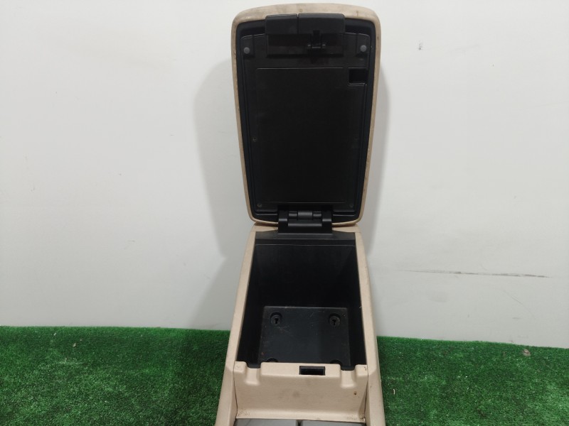 Recambio de apoyabrazos central para subaru tribeca b9 limited referencia OEM IAM   