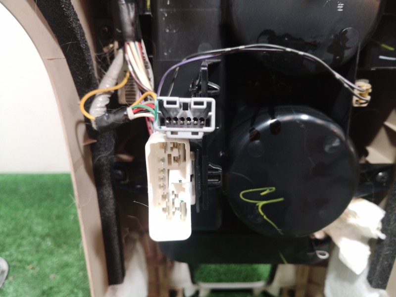 Recambio de apoyabrazos central para subaru tribeca b9 limited referencia OEM IAM   