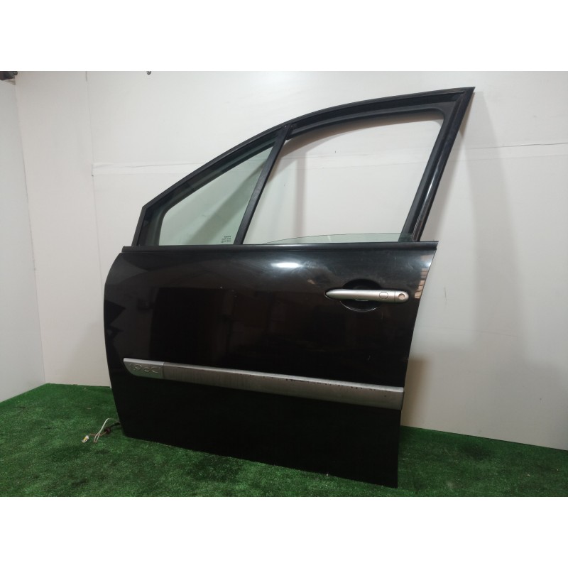 Recambio de puerta delantera izquierda para renault scenic ii confort dynamique referencia OEM IAM  5 PUERTAS 5 PUERTAS