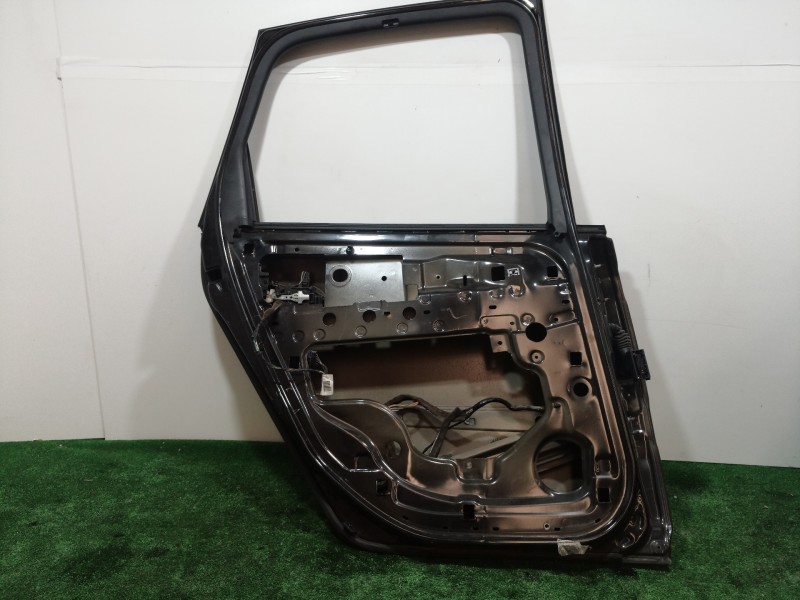 Recambio de puerta trasera izquierda para renault scenic ii confort dynamique referencia OEM IAM  5 PUERTAS 5 PUERTAS