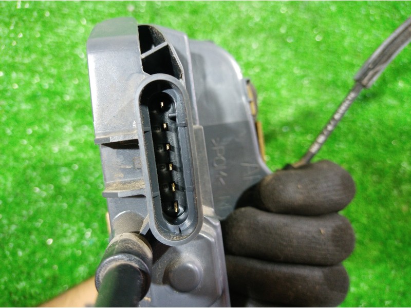 Recambio de cerradura puerta trasera izquierda para renault scenic ii confort dynamique referencia OEM IAM   