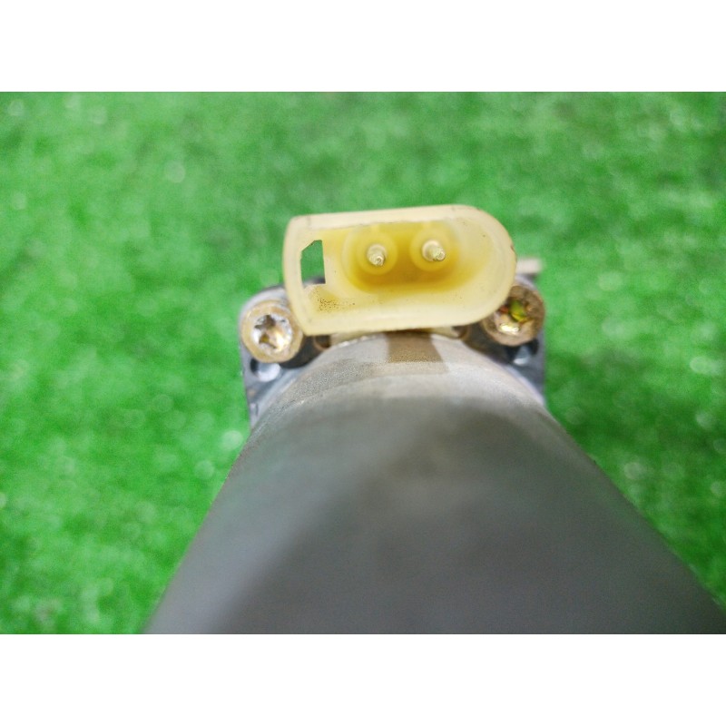 Recambio de motor elevalunas delantero derecho para ford fiesta berlina (dx) referencia OEM IAM 0130821683 0130821683 0130821683