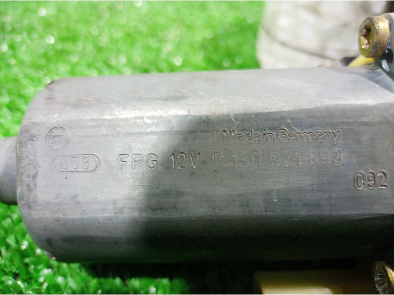 Recambio de motor elevalunas delantero derecho para ford fiesta berlina (dx) referencia OEM IAM 0130821683 0130821683 0130821683