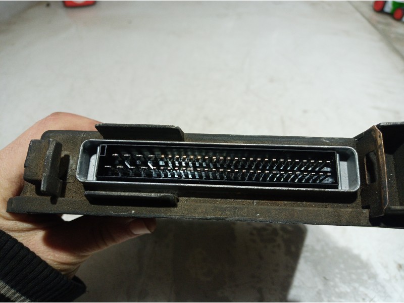 Recambio de centralita motor uce para renault clio i fase i+ii (b/c57) 1.2 referencia OEM IAM 7700110399 7700110399 7700110399