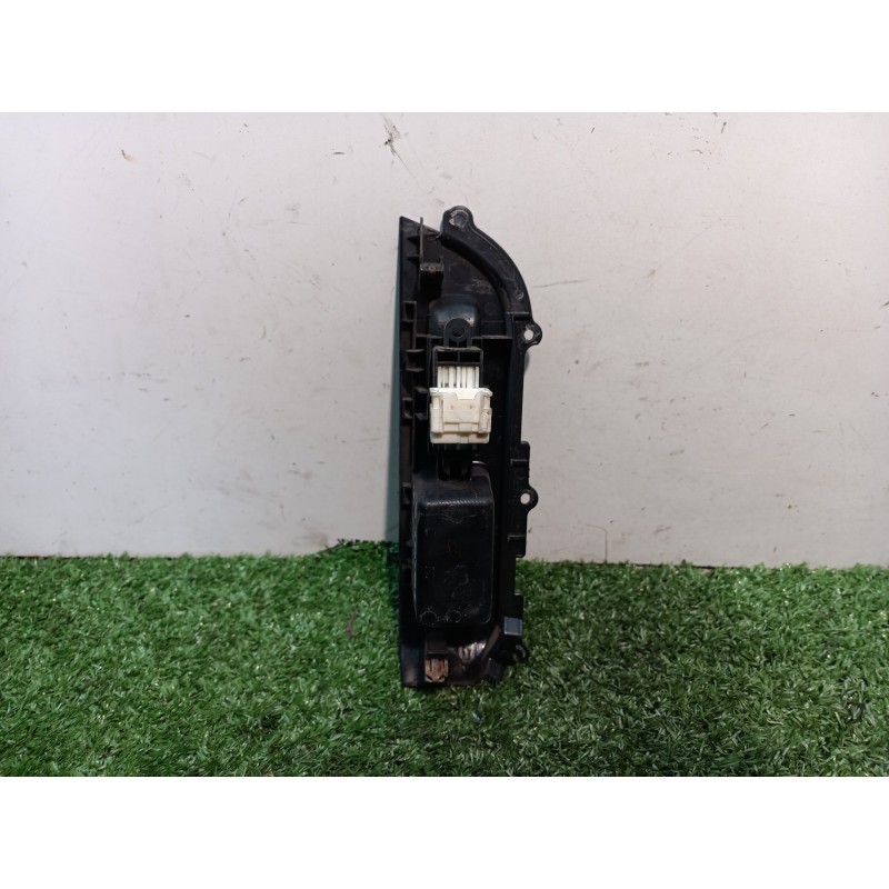 Recambio de mando elevalunas delantero derecho para nissan x-trail (t30) comfort referencia OEM IAM 80960E0400 80960E0400 80960E