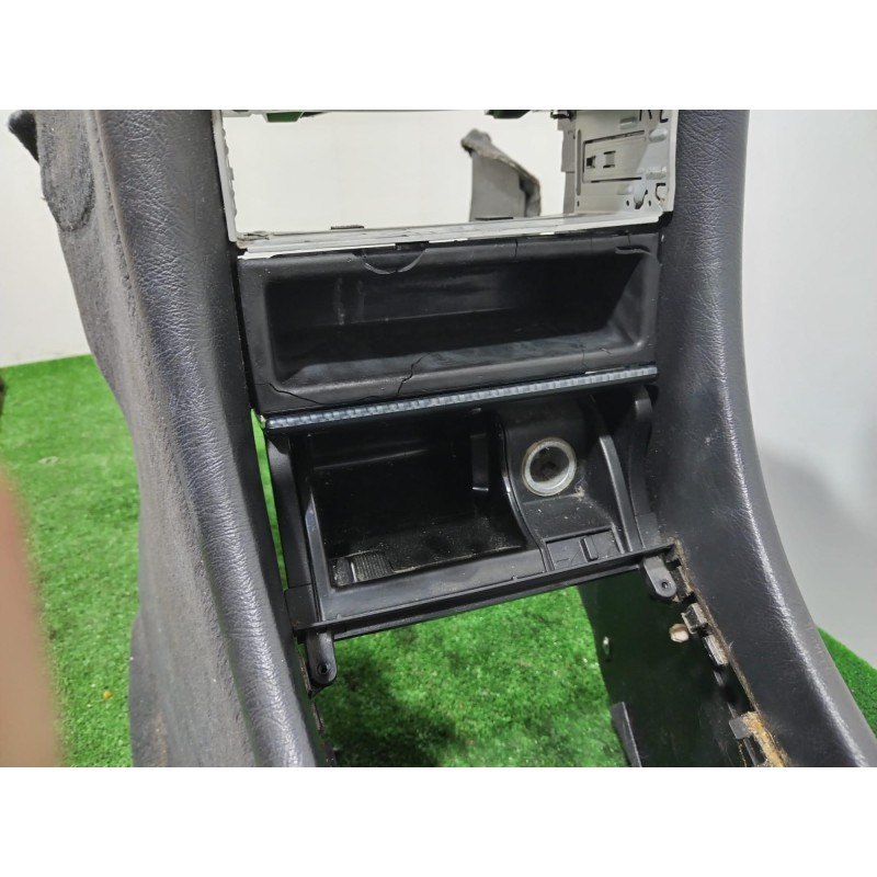 Recambio de consola central tras. para mercedes-benz clase clk (w208) coupe 200 (208.335) referencia OEM IAM 2086800350 20868003