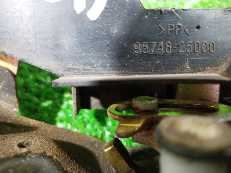 Recambio de cerradura puerta delantera izquierda para hyundai accent (lc) 1.3 cat referencia OEM IAM 9574825000 9574825000 95748