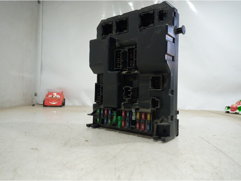 Recambio de caja reles / fusibles para peugeot 307 (s1) referencia OEM IAM 9651197680A 9651197680A 9651197680