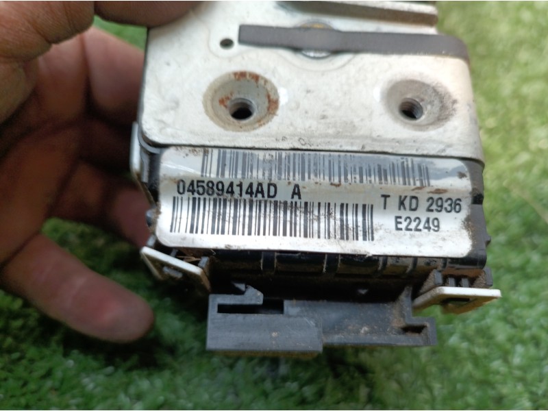 Recambio de cerradura puerta trasera derecha para dodge caliber s referencia OEM IAM 04589414AD 04589414AD 04589414