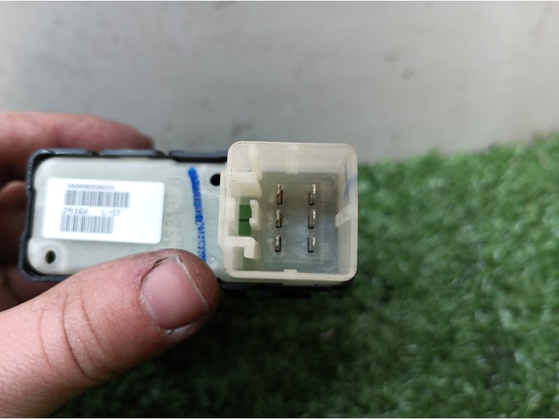 Recambio de mando elevalunas trasero derecho para dodge caliber s referencia OEM IAM 56040693ADA 56040693ADA 2132138