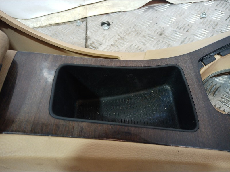 Recambio de consola central tras. para bmw serie 3 berlina (e90) 316d referencia OEM IAM BSS3S01C50 BSS3S01C50 BSS3S01C50