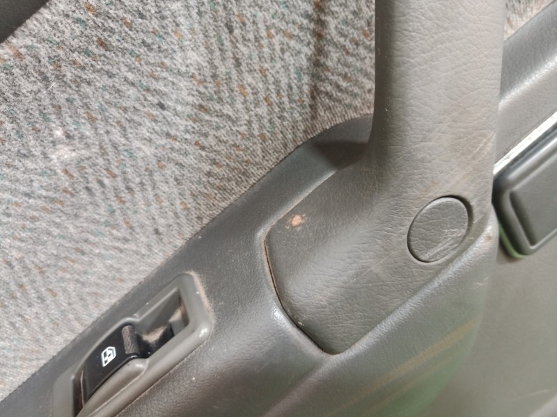 Recambio de guarnecido puerta trasera izquierda para mitsubishi montero (v20/v40) 2.8 turbodiesel referencia OEM IAM   