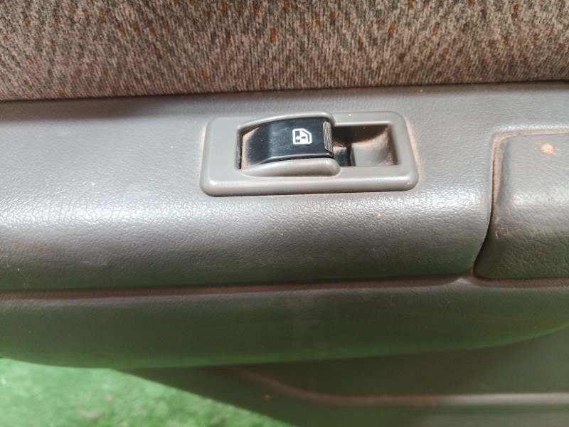 Recambio de guarnecido puerta trasera izquierda para mitsubishi montero (v20/v40) 2.8 turbodiesel referencia OEM IAM   