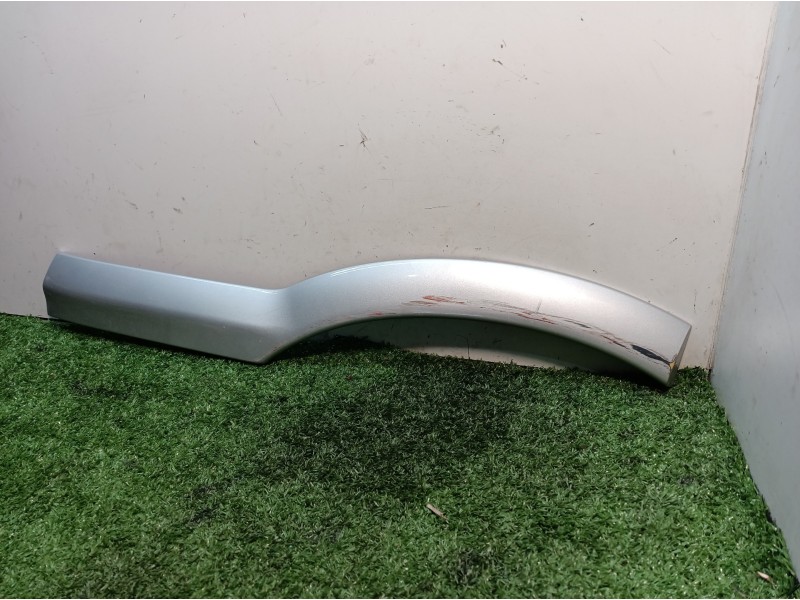 Recambio de aletin trasero derecho para opel zafira a design edition referencia OEM IAM 13154528 13154528 13154528