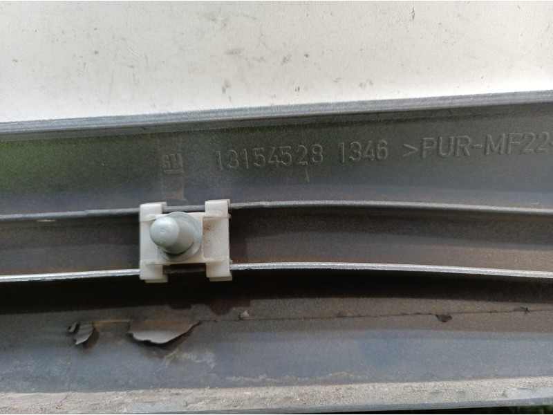 Recambio de aletin trasero derecho para opel zafira a design edition referencia OEM IAM 13154528 13154528 13154528