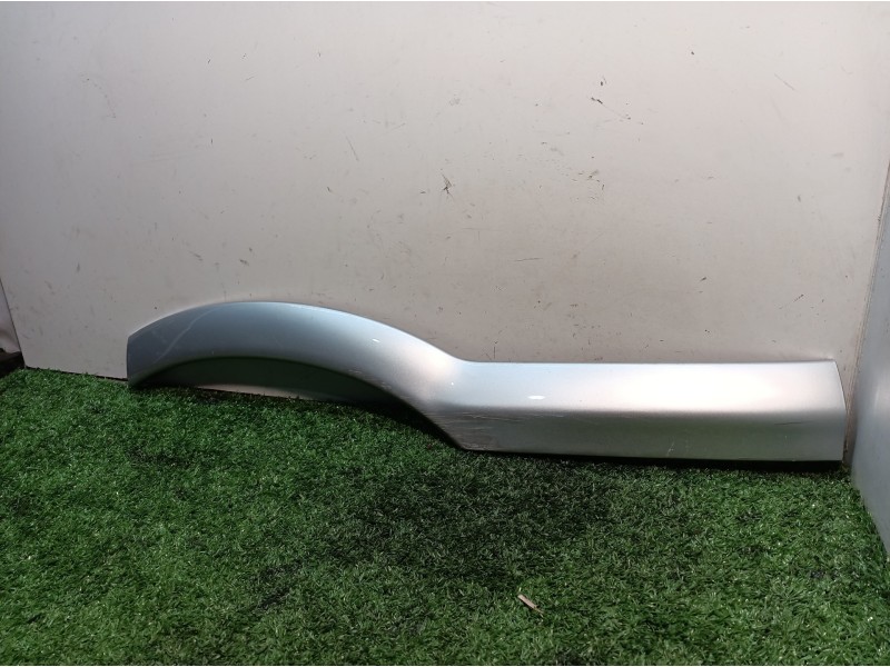 Recambio de aletin trasero izquierdo para opel zafira a design edition referencia OEM IAM 13154529  