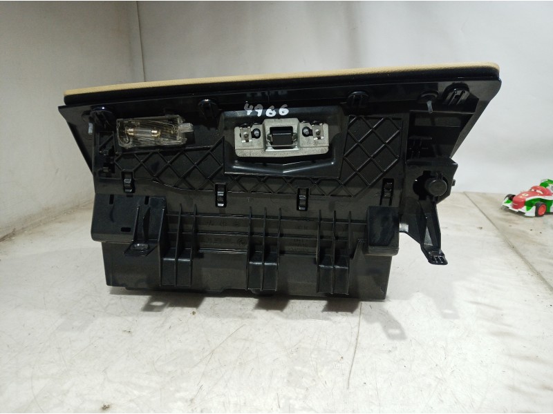 Recambio de guantera para bmw serie 3 berlina (e90) 316d referencia OEM IAM 72758411 72758411 72758411