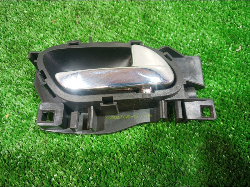 Recambio de maneta exterior delantera derecha para peugeot 207 cc referencia OEM IAM 96555516VD 96555516VD 96555516VD