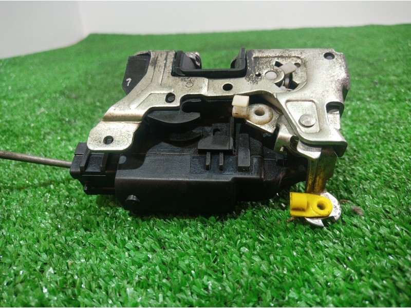 Recambio de cerradura puerta delantera izquierda para renault mascott fg 150. 35/55/65 cabina individual referencia OEM IAM   