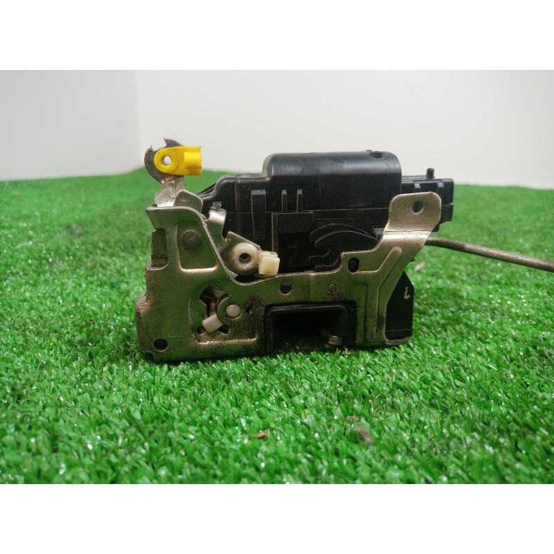 Recambio de cerradura puerta delantera izquierda para renault mascott fg 150. 35/55/65 cabina individual referencia OEM IAM   