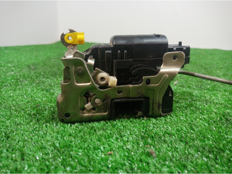 Recambio de cerradura puerta delantera izquierda para renault mascott fg 150. 35/55/65 cabina individual referencia OEM IAM   