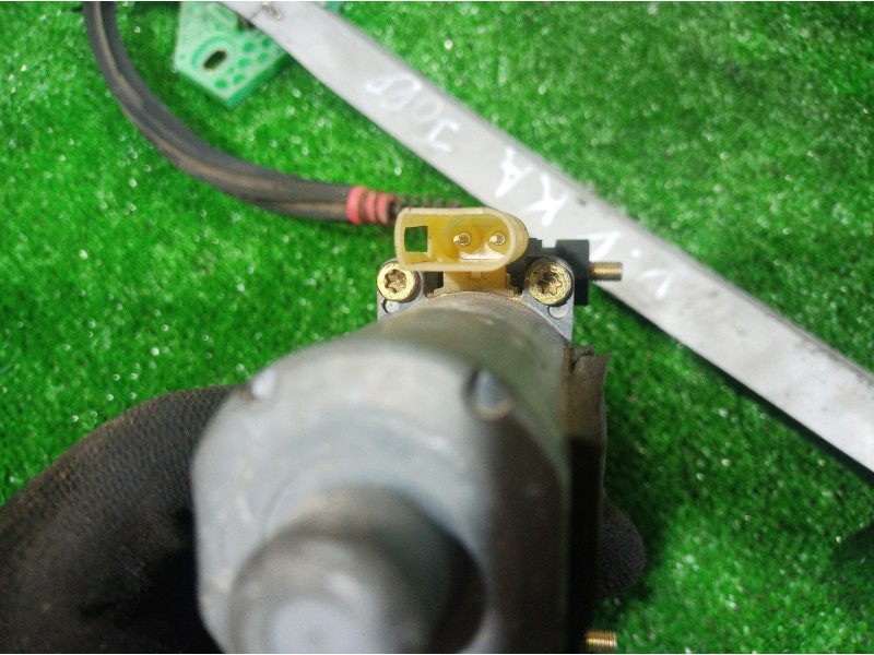 Recambio de elevalunas delantero derecho para ford ka (ccq) básico referencia OEM IAM 0130821683 0130821683 0130821683