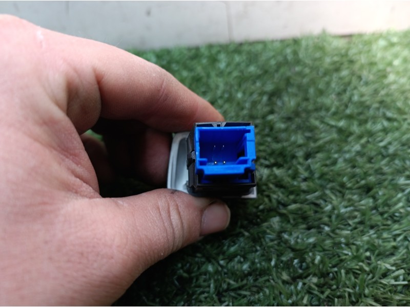 Recambio de warning para peugeot 208 active referencia OEM IAM 96750916ZD 96750916ZD 96750916