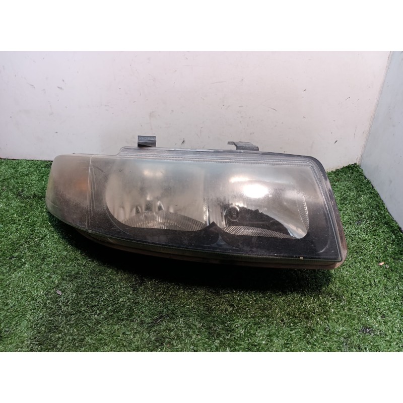 Recambio de faro derecho para seat leon (1m1) last edition referencia OEM IAM 1M1941002D 1M1941002D 67742701