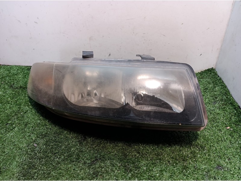 Recambio de faro derecho para seat leon (1m1) last edition referencia OEM IAM 1M1941002D 1M1941002D 67742701