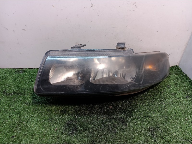 Recambio de faro izquierdo para seat leon (1m1) last edition referencia OEM IAM 1M1941001D 1M1941001D 67742691