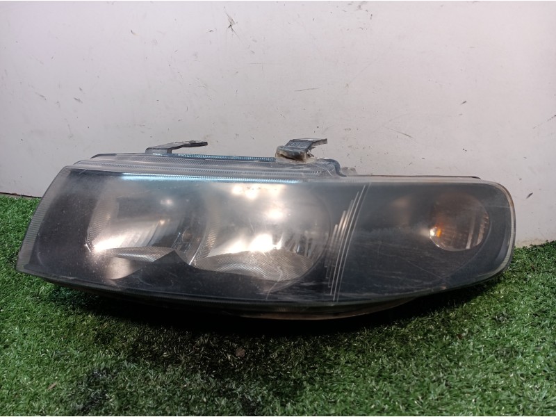 Recambio de faro izquierdo para seat leon (1m1) last edition referencia OEM IAM 1M1941001D 1M1941001D 67742691