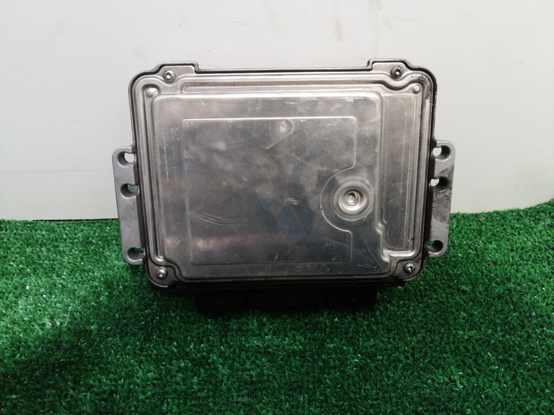 Recambio de centralita motor uce para renault scenic ii confort dynamique referencia OEM IAM 0281011776 0281011776 8200391966