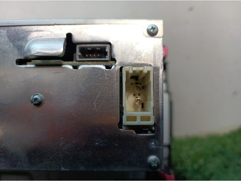 Recambio de sistema audio / radio cd para peugeot 108 active referencia OEM IAM 861400H010 861400H010 AVH7048ZC