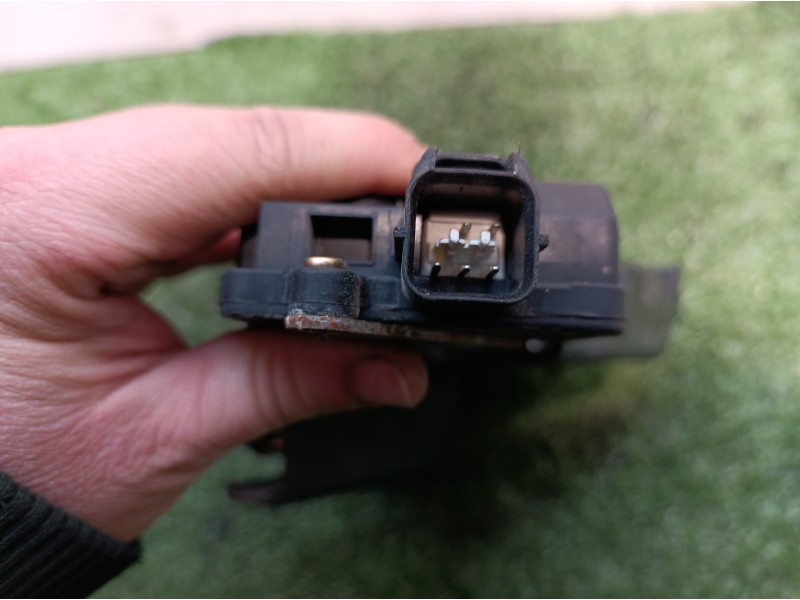 Recambio de cerradura puerta trasera izquierda para hyundai trajet (fo) 2.0 gls referencia OEM IAM   