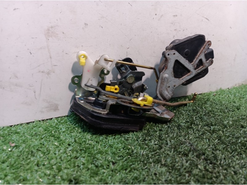 Recambio de cerradura puerta trasera derecha para hyundai trajet (fo) 2.0 gls referencia OEM IAM   