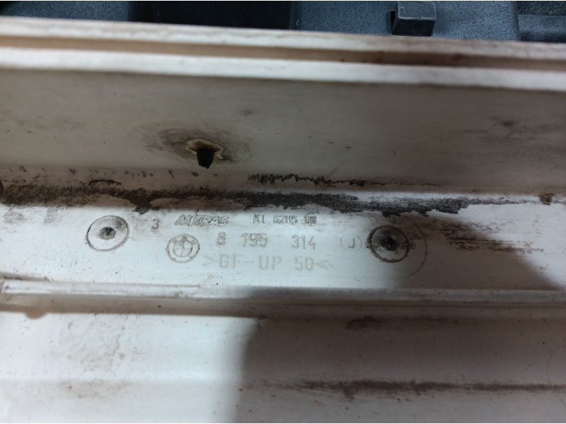 Recambio de paragolpes trasero para bmw serie 3 berlina (e46) 318i referencia OEM IAM 8195313 8195313 8195314