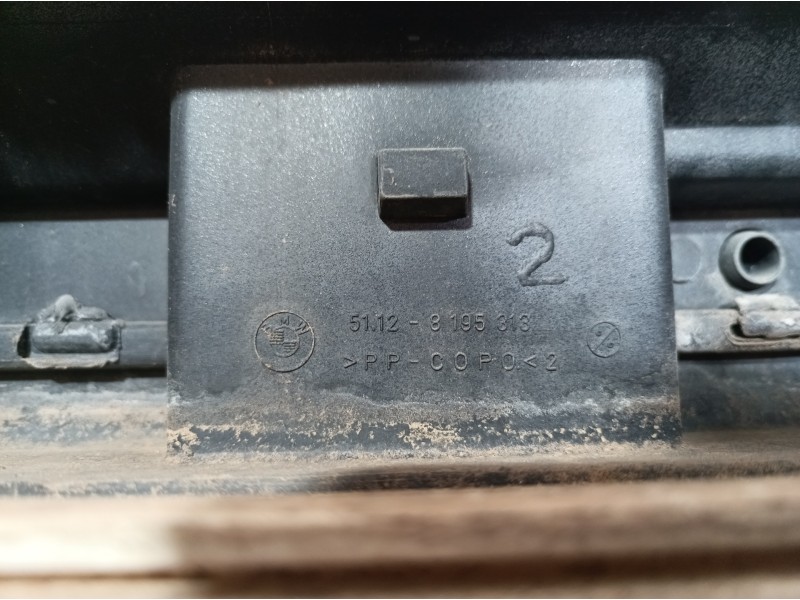 Recambio de paragolpes trasero para bmw serie 3 berlina (e46) 318i referencia OEM IAM 8195313 8195313 8195314