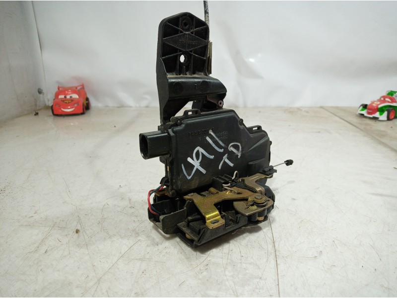 Recambio de cerradura puerta trasera derecha para volkswagen passat berlina (3b2) comfortline referencia OEM IAM   