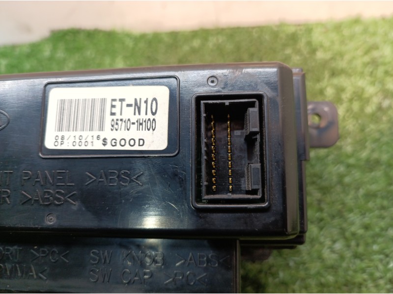 Recambio de pantalla multifuncion para kia cee´d emotion referencia OEM IAM 957101H100 957101H100 ETN10