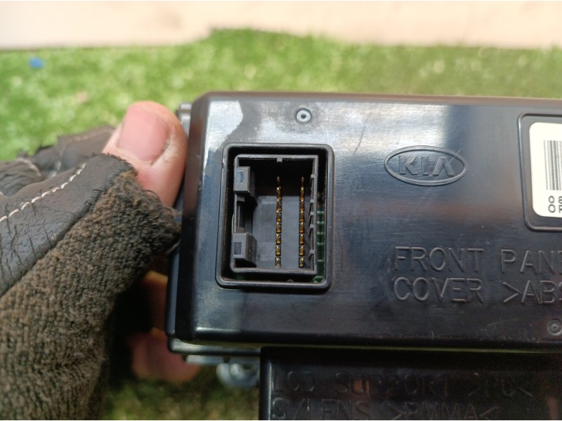 Recambio de pantalla multifuncion para kia cee´d emotion referencia OEM IAM 957101H100 957101H100 ETN10