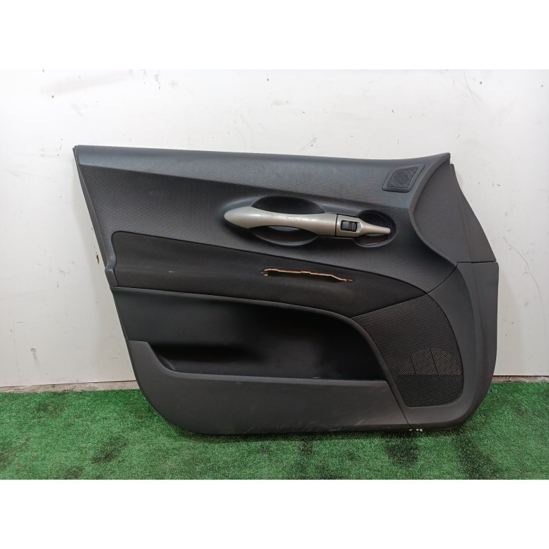 Recambio de guarnecido puerta delantera izquierda para toyota auris luna+ referencia OEM IAM 67764X1F00 67764X1F00 67764X1F00