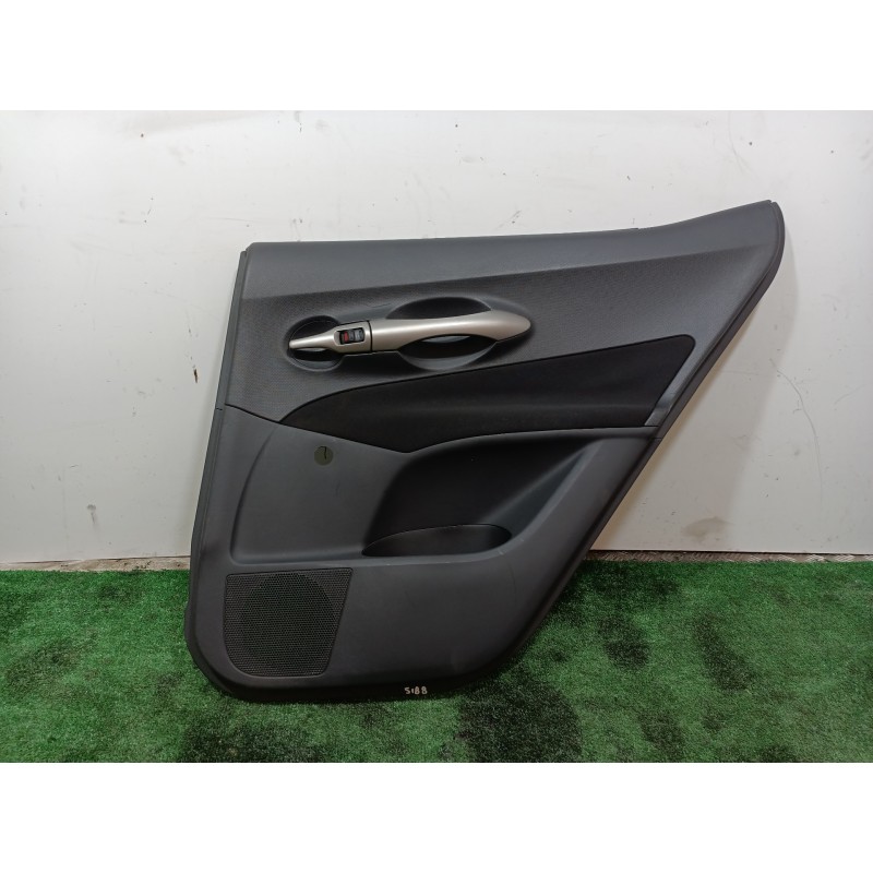 Recambio de guarnecido puerta trasera derecha para toyota auris luna+ referencia OEM IAM 67787X1F00 67787X1F00 67787X1F00