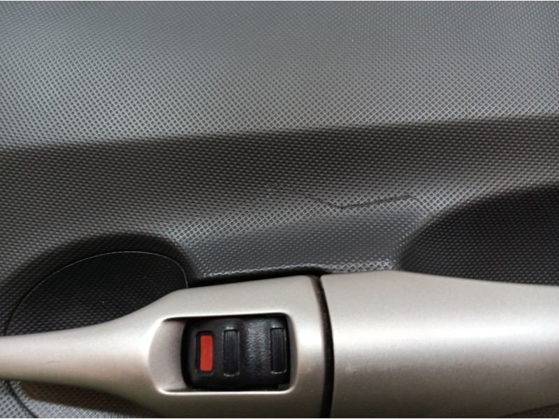 Recambio de guarnecido puerta trasera derecha para toyota auris luna+ referencia OEM IAM 67787X1F00 67787X1F00 67787X1F00