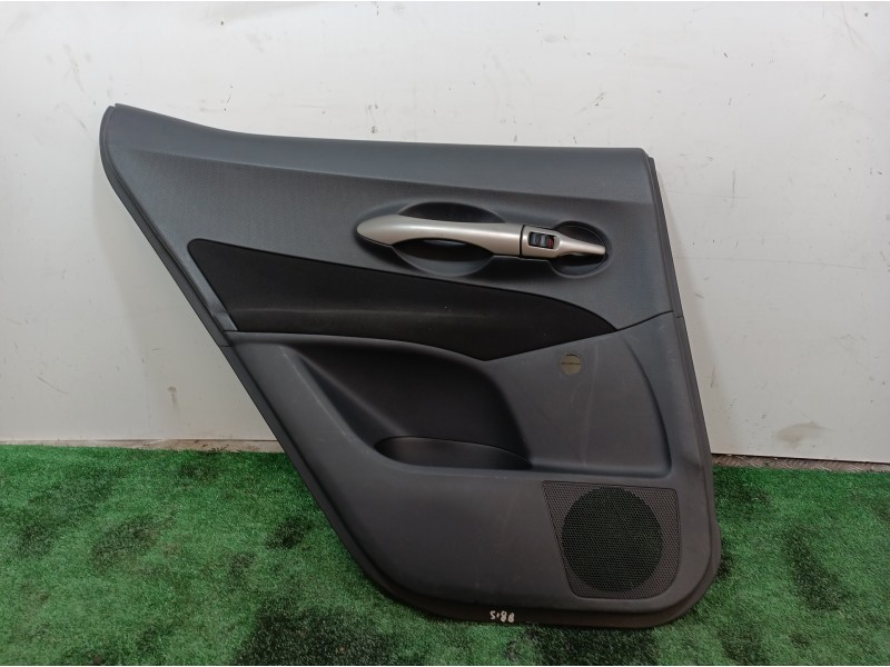 Recambio de guarnecido puerta trasera izquierda para toyota auris luna+ referencia OEM IAM 67788X1F00 67788X1F00 67788X1F00