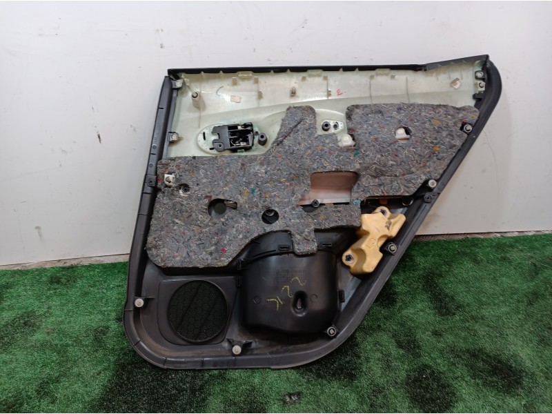 Recambio de guarnecido puerta trasera izquierda para toyota auris luna+ referencia OEM IAM 67788X1F00 67788X1F00 67788X1F00