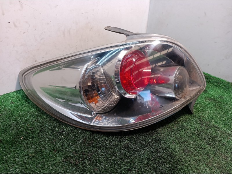 Recambio de piloto trasero izquierdo para peugeot 206 berlina quicksilver referencia OEM IAM   